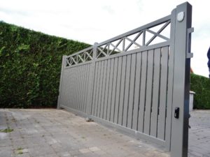 Metalen poort